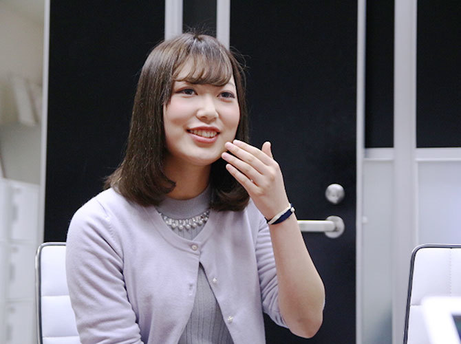 事務職志望だった女の子が営業インターンに挑戦!『今が本当に楽しい!』そう語る彼女を魅了する理由とは?
