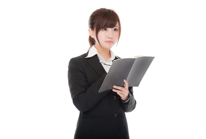 インターンをするなら知っておきたい!オフィスカジュアルってどこまでOK?【女性編】